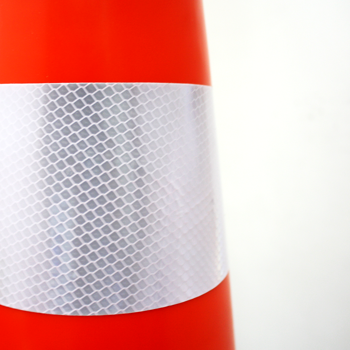 Cono de tráfico | color naranjo | 90cm / 36in | con 2 cintas y base caucho - Imagen 5